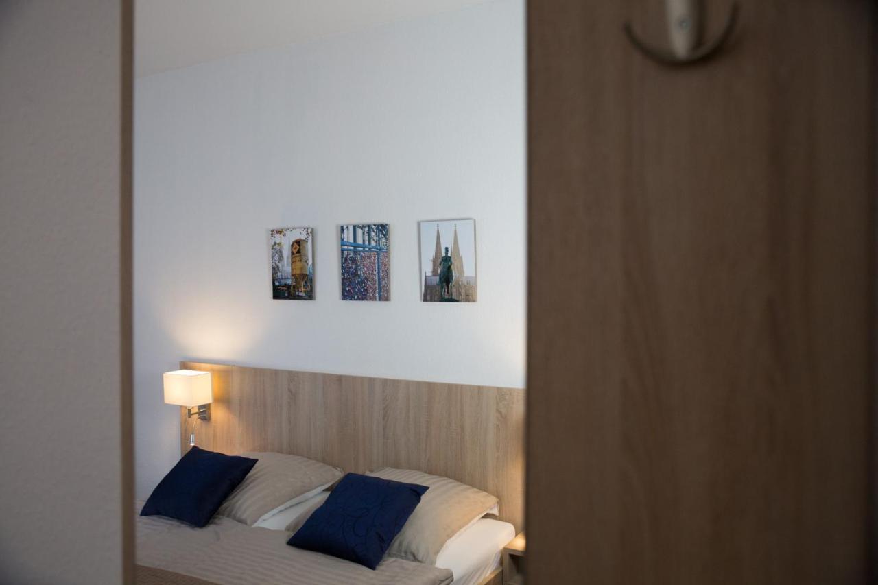 Hotel Pilar Garni Cologne Exterior photo